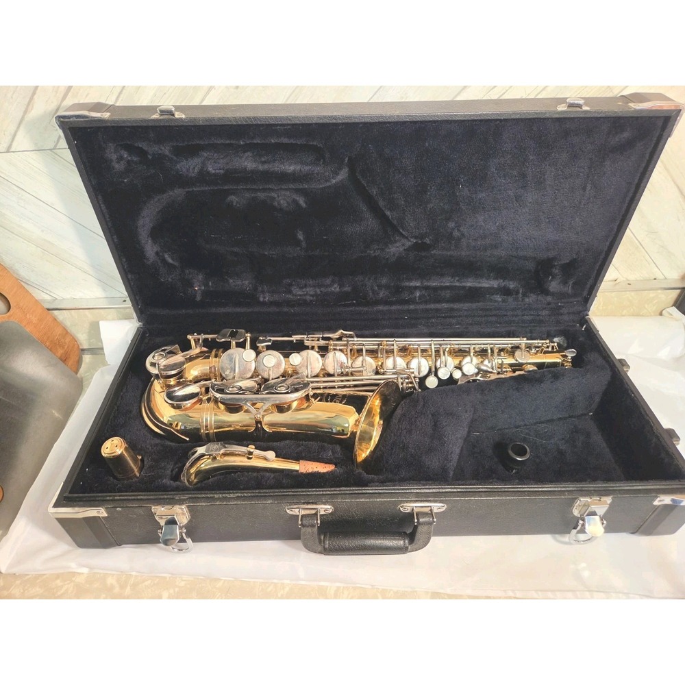 Jupiter Alto Saxophone Instrument with Hard Carrying Case - No. JAS-669-667